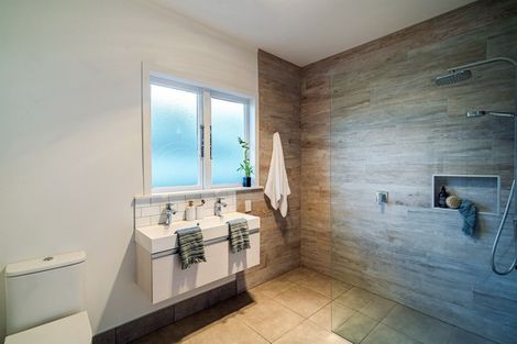 Photo of property in 1/223 Onewa Road, Birkenhead, Auckland, 0626