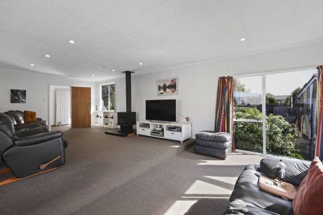 Photo of property in 8 Stackhouse Avenue, Bishopdale, Christchurch, 8053
