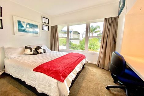 Photo of property in 36 Montgomery Avenue, Rothesay Bay, Auckland, 0630