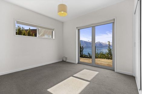 Photo of property in 129b Wynyard Crescent, Fernhill, Queenstown, 9300