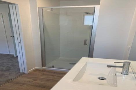 Photo of property in 5 Matakanui Lane, Wanaka, 9305