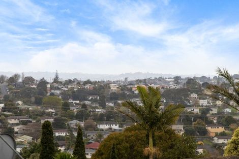 Photo of property in 4 Malmo Place, Massey, Auckland, 0614