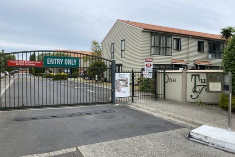 Photo of property in Tuscany Towers, 31/1 Ambrico Place, New Lynn, Auckland, 0600