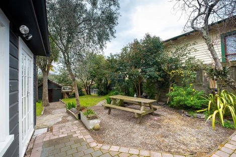 Photo of property in 35 Napier Terrace, Hospital Hill, Napier, 4110