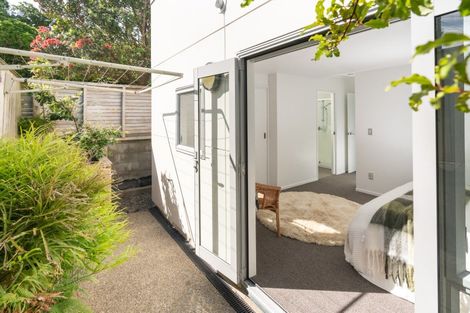 Photo of property in 1/12 Agra Crescent, Khandallah, Wellington, 6035