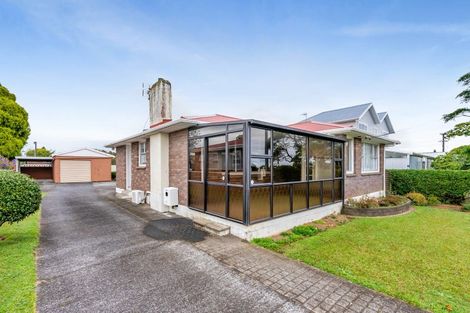Photo of property in 38 Cowling Road, Hurdon, New Plymouth, 4310