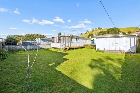 Photo of property in 50 Taylor Road, Mangere Bridge, Auckland, 2022