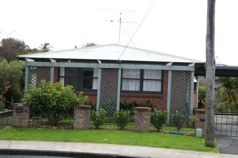 Photo of property in 44 Trelawn Place, Cockle Bay, Auckland, 2014
