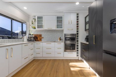 Photo of property in 300 Rosetta Road, Raumati Beach, Paraparaumu, 5032