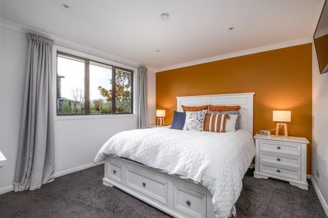 Photo of property in 8 Spruce Close, Alexandra, 9320