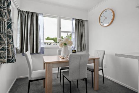 Photo of property in 16 Manapouri Place, Glenview, Hamilton, 3206