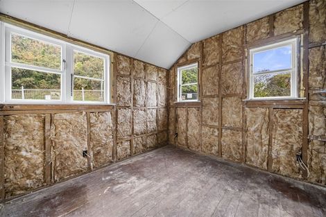 Photo of property in 10 Coast Road, Wainuiomata, Lower Hutt, 5014