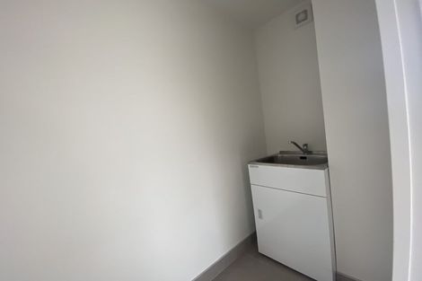 Photo of property in 2/20 Peach Road, Glenfield, Auckland, 0629