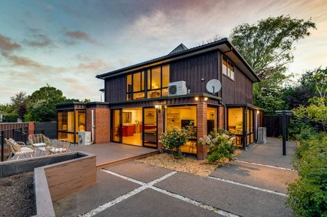 Photo of property in 2/143 Straven Road, Fendalton, Christchurch, 8014