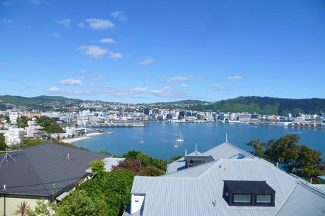 Photo of property in 40a The Crescent, Roseneath, Wellington, 6011