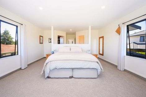 Photo of property in 70 Pacific Drive, Fitzherbert, Palmerston North, 4410