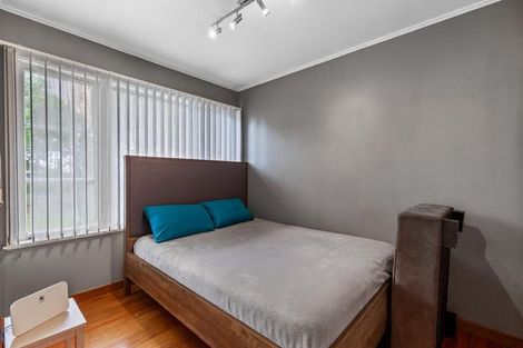 Photo of property in 69 Taikata Road, Te Atatu Peninsula, Auckland, 0610