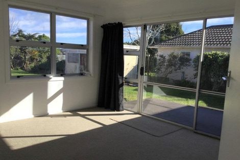 Photo of property in 90 Mangorei Road, Strandon, New Plymouth, 4312