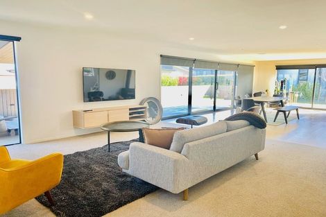 Photo of property in 35 Minaret Ridge, Wanaka, 9305