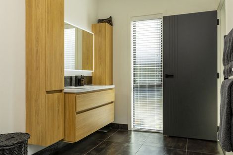 Photo of property in 2 Nga Tui Lane, Acacia Bay, Taupo, 3385