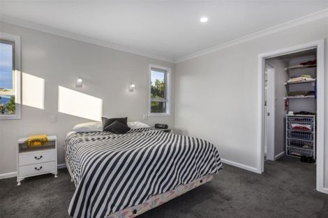 Photo of property in 68a Kahu Road, Paremata, Porirua, 5024