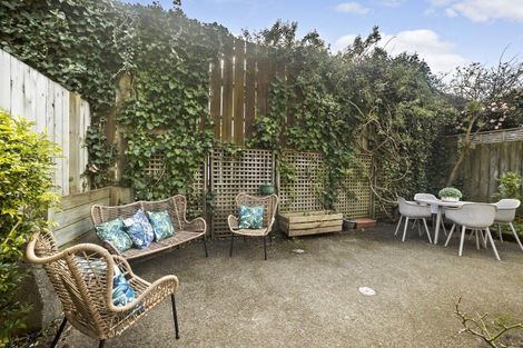 Photo of property in 142 Tinakori Road, Thorndon, Wellington, 6011