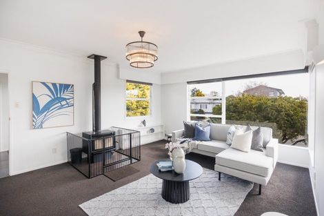 Photo of property in 36 Winston Avenue, Hokowhitu, Palmerston North, 4410