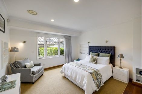 Photo of property in 44 Busby Hill, Havelock North, 4130