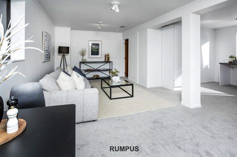 Photo of property in 2/17 Greenvalley Rise, Glenfield, Auckland, 0629