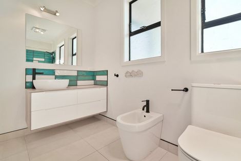Photo of property in 807 Oxford Street, Saint Leonards, Hastings, 4120
