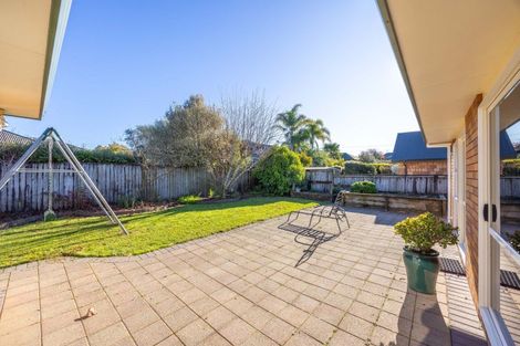 Photo of property in 15 Roderick Place, Rototuna, Hamilton, 3210