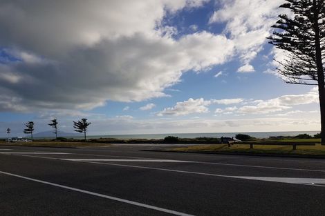 Photo of property in 62 Marine Parade, Otaki Beach, Otaki, 5512