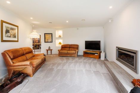 Photo of property in 6 The Oaks, Awapuni, Palmerston North, 4412