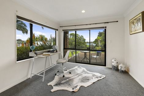 Photo of property in 16 Crannich Place, Wattle Downs, Auckland, 2103