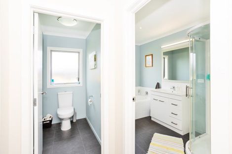 Photo of property in 21 Sunrise Drive, Seaward Bush, Invercargill, 9812