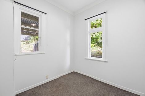 Photo of property in 105 Kaikorai Valley Road, Glenross, Dunedin, 9011