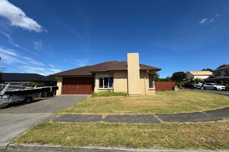 Photo of property in 16 Speyside Crescent, Flat Bush, Auckland, 2016