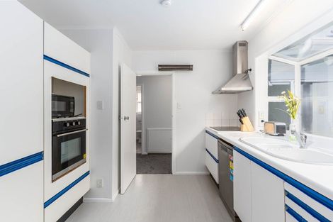 Photo of property in 127 Parkvale Road, Karori, Wellington, 6012