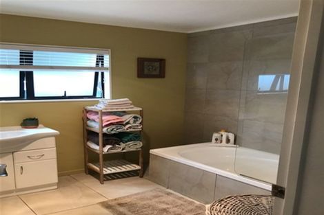 Photo of property in 1/549 Weymouth Road, Weymouth, Auckland, 2103