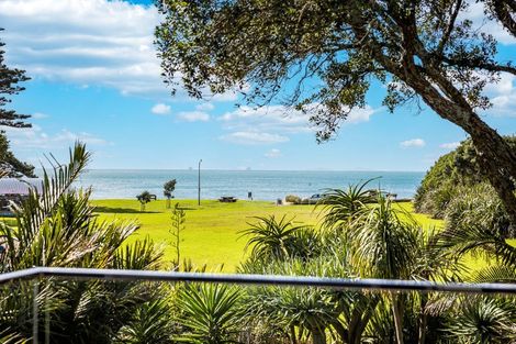 Photo of property in 47 Masterton Road, Rothesay Bay, Auckland, 0630