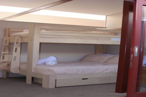 Photo of property in 41 Seaview Road, Cable Bay, 0420