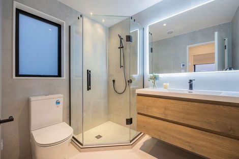 Photo of property in 6d Raeben Avenue, Hillcrest, Auckland, 0627