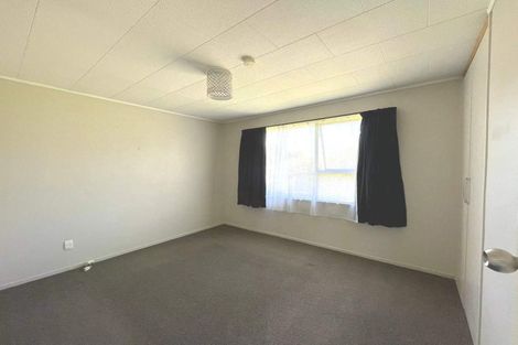 Photo of property in 100 Beach Road, Te Atatu Peninsula, Auckland, 0610