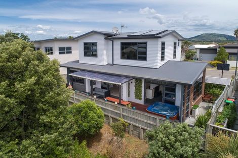 Photo of property in 6 Ella Place, Papamoa Beach, Papamoa, 3118