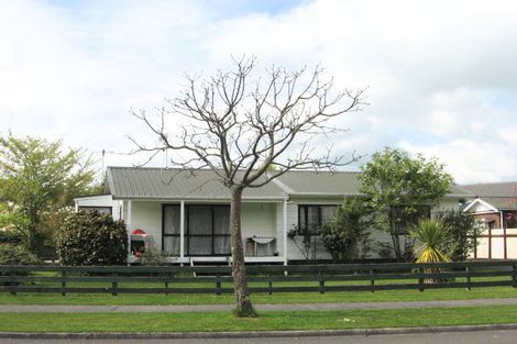 Photo of property in 38a Aquarius Drive, Kawaha Point, Rotorua, 3010
