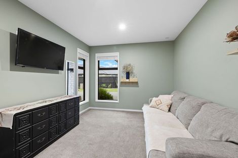 Photo of property in 10 Peregrine Crescent, Rolleston, 7615