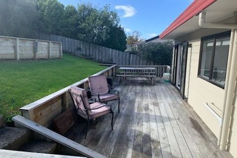 Photo of property in 20 Amery Place, West Harbour, Auckland, 0618