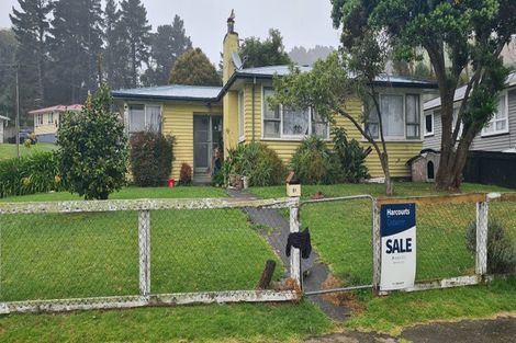Photo of property in 61 Cambridge Terrace, Kaiti, Gisborne, 4010