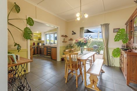 Photo of property in 978 Pourerere Road, Omakere, Waipawa, 4271