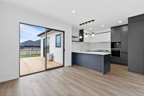 Photo of property in 4 Parton Road, Pukekohe, 2120